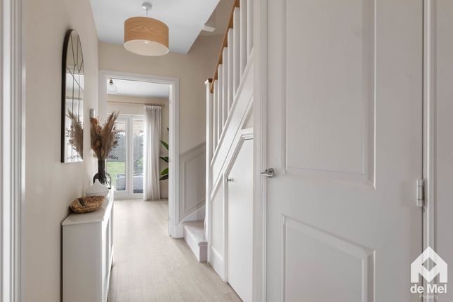 25, Meadowsweet Road, Cheltenham photo 4