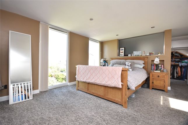 17, Carter Avenue, West Yorkshire photo 4