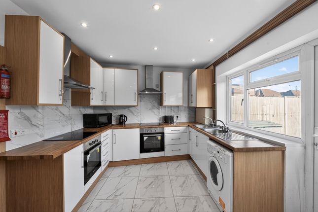 32, Warley Road, Hayes photo 2