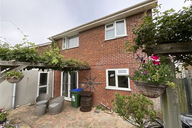 Edith Avenue North, Peacehaven photo 4