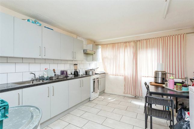 70, Penryn Avenue, Milton Keynes photo 3