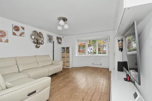 9, Grant Drive, Corby photo 4