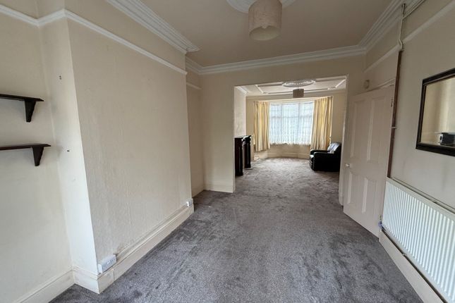 95 Leigham Court Drive, Leigh-on-Sea photo 4