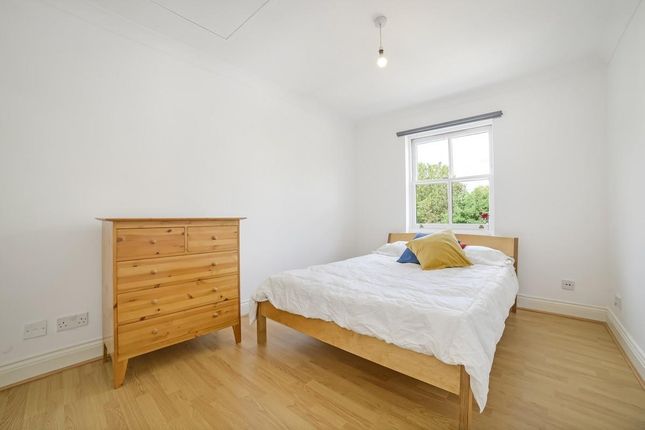 Flat 40,, Bentham House, Falmouth Road photo 5