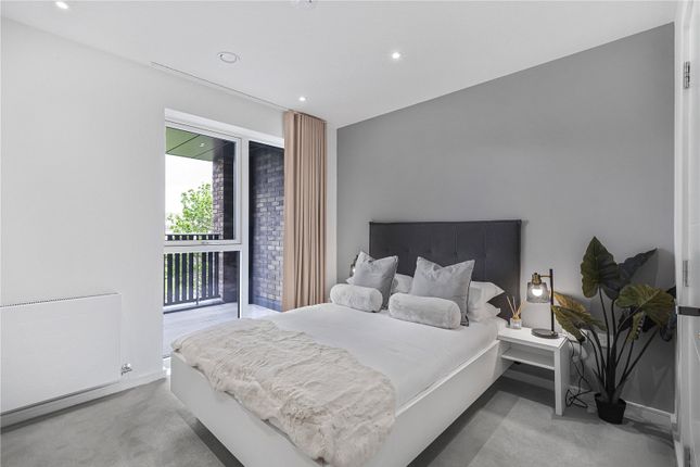 Maisonette for sale in Alexis Street, London