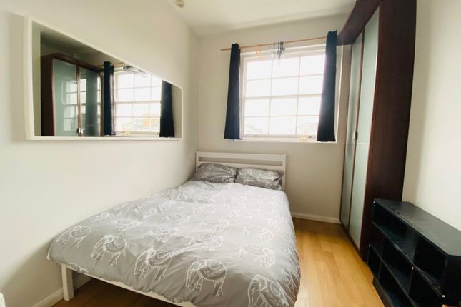 Thumbnail Studio to rent in Offord Road, Islington