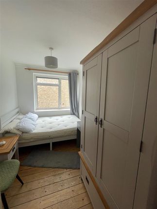 Room to rent in Howard Road, Surbiton
