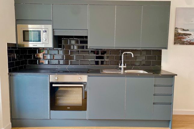 Flat 1, 108 Basingstoke Road, Reading photo 5
