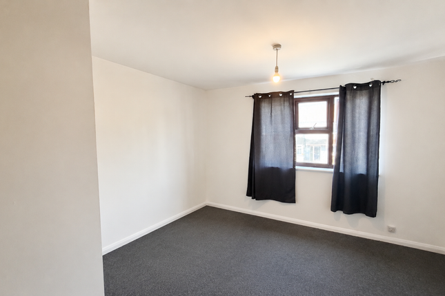 23, Rainham photo 5