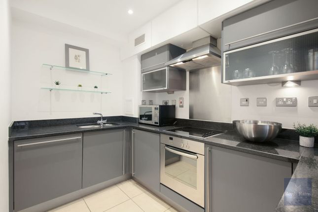 D147 Parliament View Apartments, 1, Albert Embankment, London photo 4
