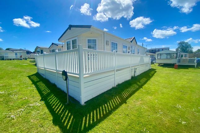 Mobile/park home for sale in The Fairway, Sandown