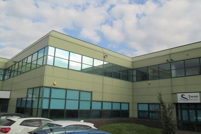 Office to let in Unit B Wellington Gate Silverthorne Way, Waterlooville, Hampshire