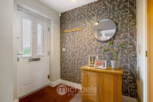 4, Lark Meadow, Colchester photo 4