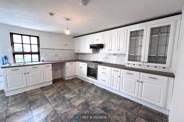 Thumbnail Maisonette to rent in Clarence House, Pontypool