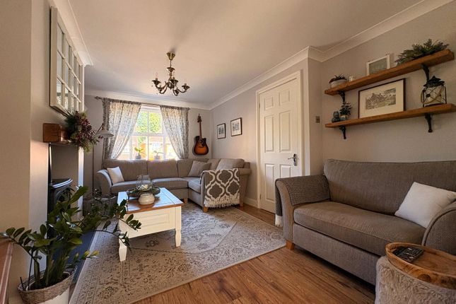 10, Larch Drive, Northamptonshire photo 3