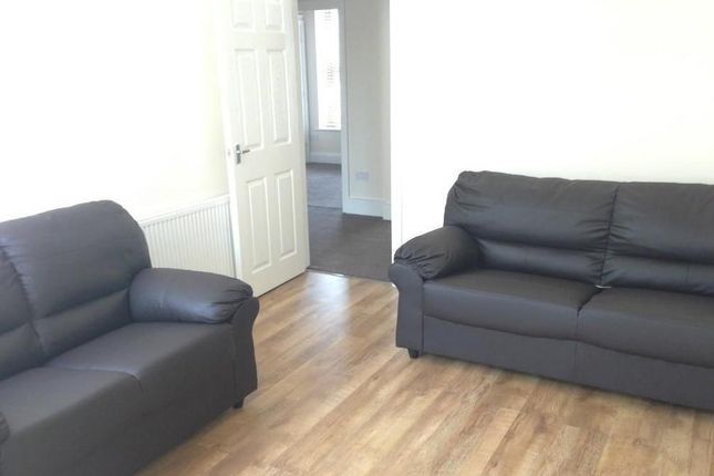 Thumbnail Flat to rent in Stratford Grove West, Newcastle Upon Tyne