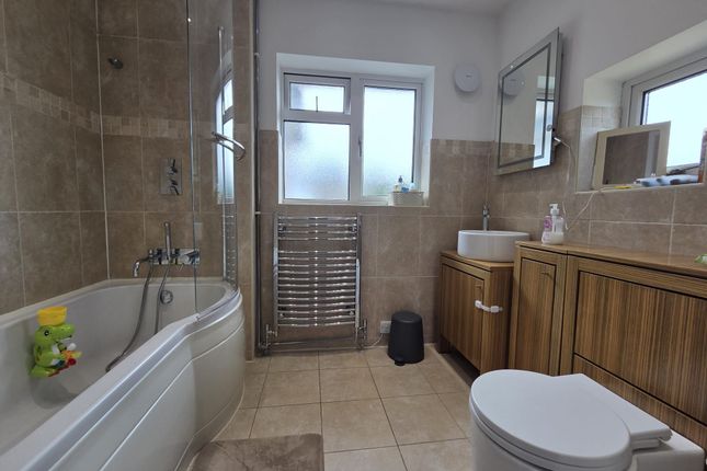 44 Wattendon Road, Kenley photo 2