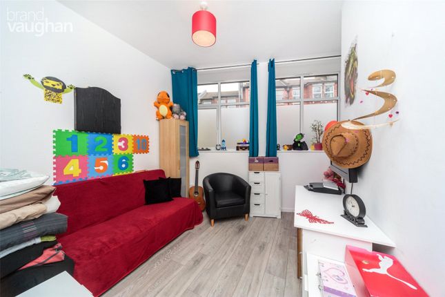 Flat to rent in Bear Road, Brighton