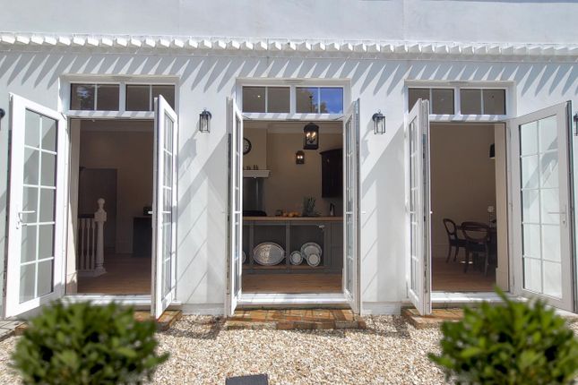 Indoor/Outdoor Living