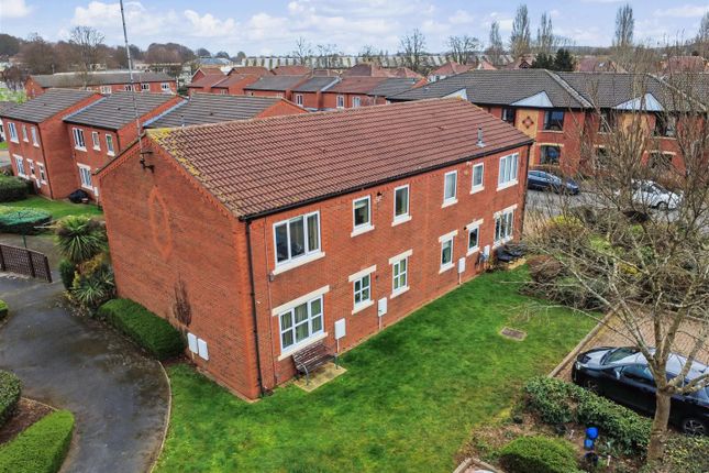 28, Calverton Close, Nottingham photo 4