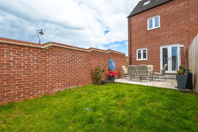 39 Catterick Way, Towcester photo 2