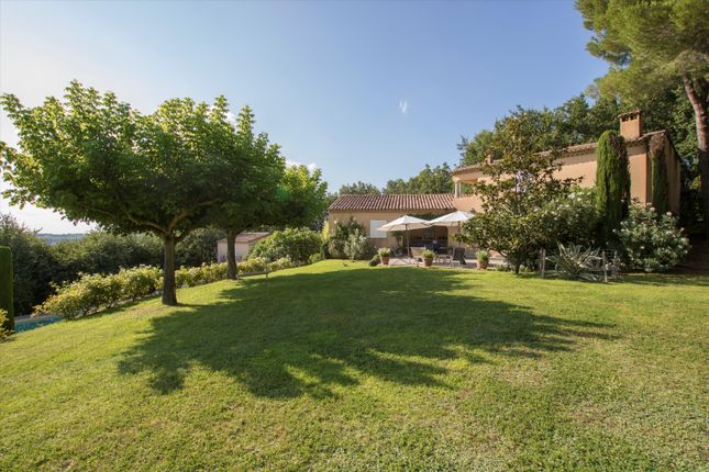 Property for sale in Séguret, Vaucluse, Provence-Alpes-Côte d`Azur, France