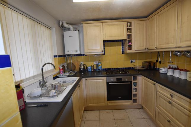 16, Dove Green, Bicester photo 2