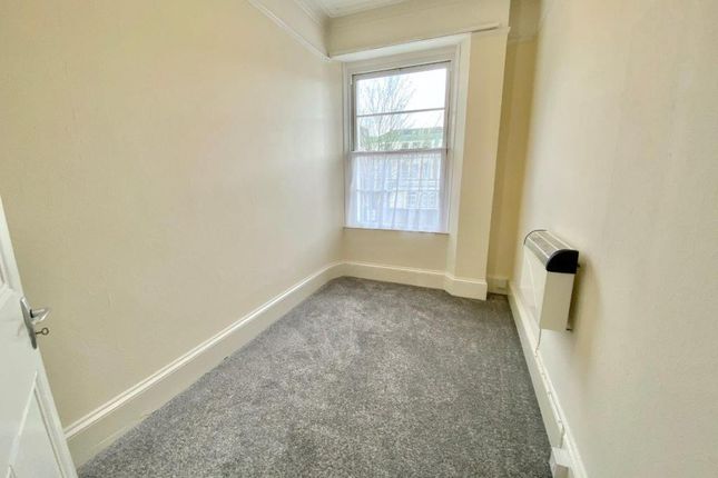 Flat to rent in Scarborough Road, Torquay