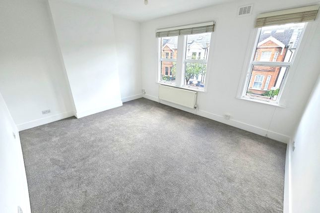 Upper maisonette ,14 Whitestile Road, Whitestile Road, Brentford photo 2