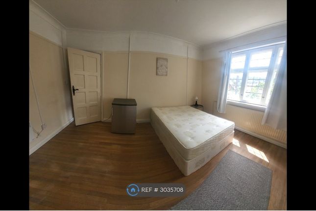 Wyvern Road, Purley photo 3