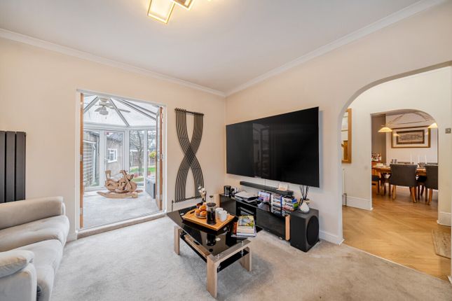 35, Wood Street, Mitcham photo 3