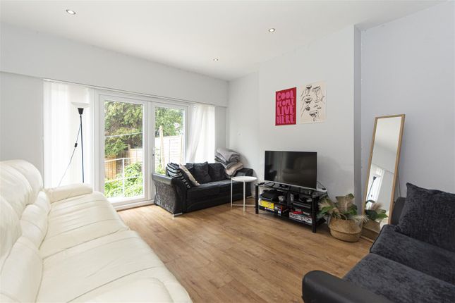 122, Kings Avenue, London photo 5