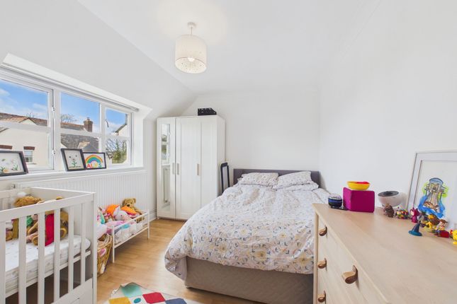 2 Cromwell Drive, Tenby photo 4