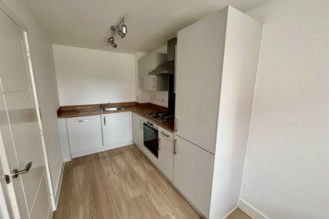 32, Wagtail Walk, Axminster photo 4