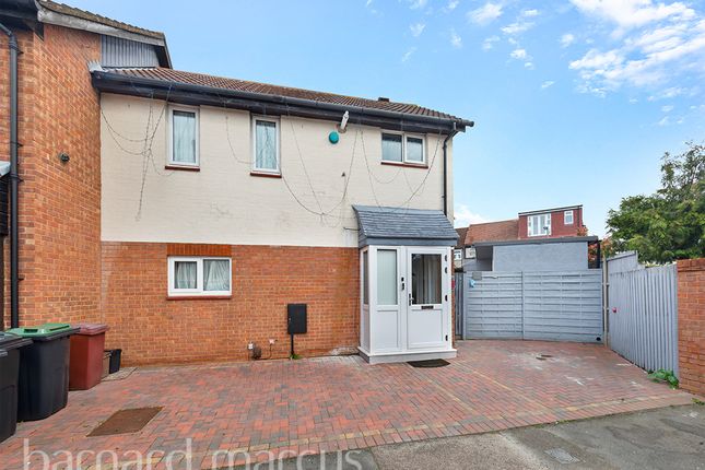 End terrace house for sale in Furtherfield Close, Croydon