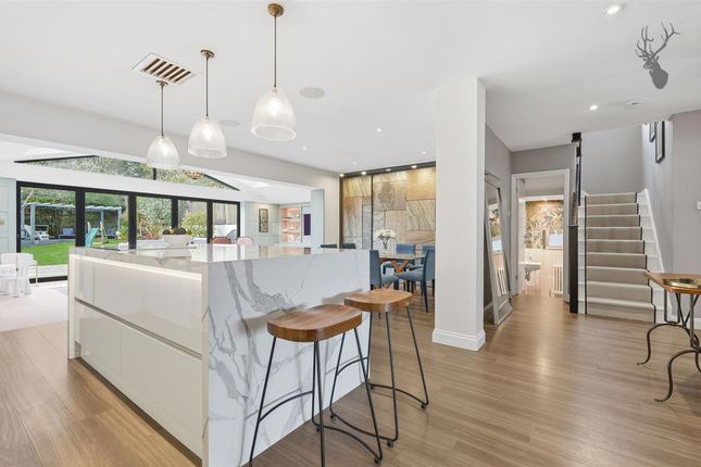 27 Russell Road, Buckhurst Hill photo 3