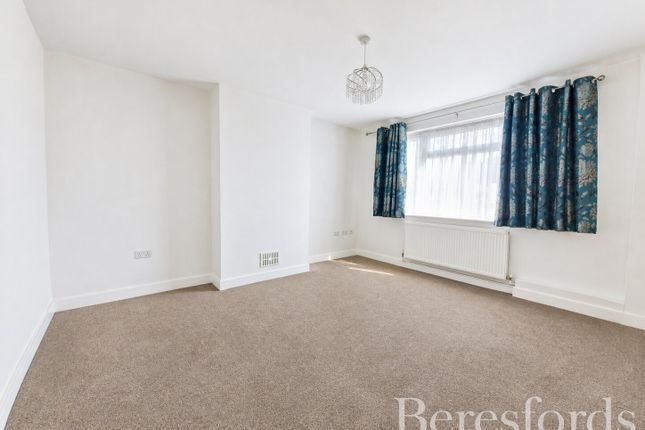 19, Colchester Road, Clacton-on-Sea photo 2