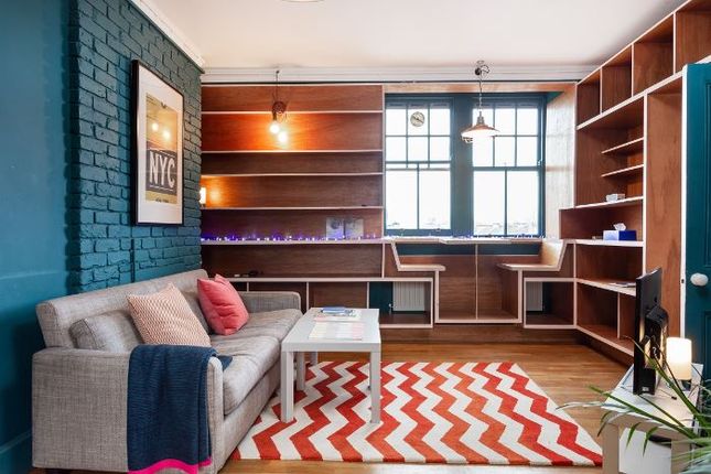 Thumbnail Flat to rent in Swanfield Street, London