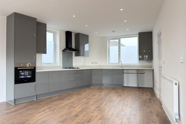 384F, Gipsy Lane, Leicester photo 3
