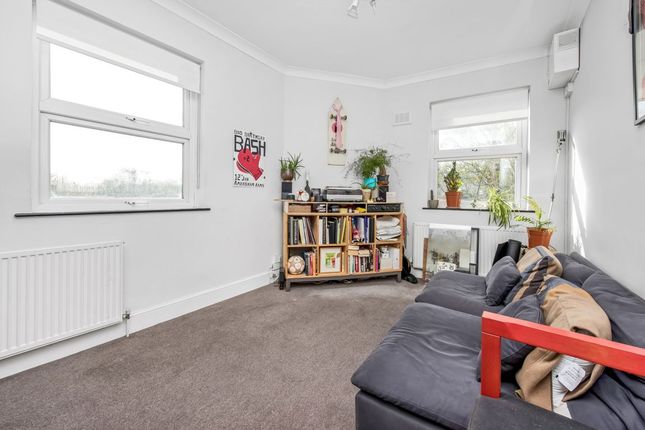 Flat 6, Nutbrook Court, 66, Waghorn Street, London photo 2