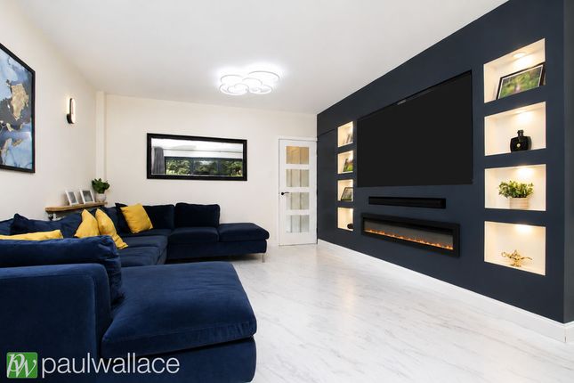 10, Crownfield, Broxbourne photo 2