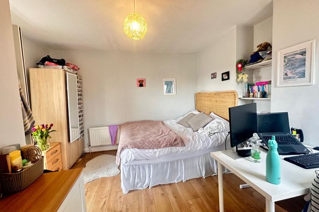 59b St. John's Road, London photo 5