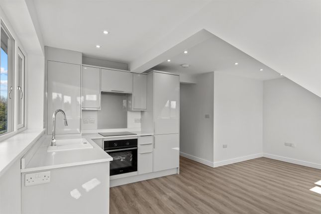 Flat 6, Marlborough House, Headley Road, Hindhead photo 3