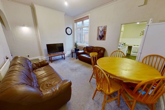 2 Hanover Square, Leeds photo 2