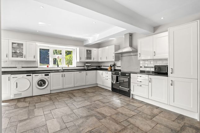 29 Warren Road, Banstead photo 4