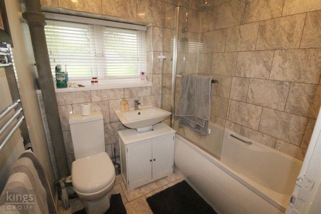 Flat to rent in Thistle Grove, Welwyn Garden City