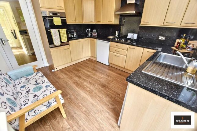 62, Mains Wood, Erskine photo 4