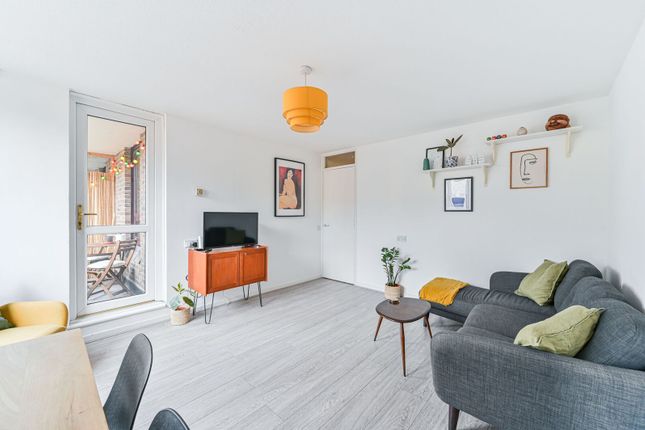 Wivenhoe Close, Peckham Rye photo 2