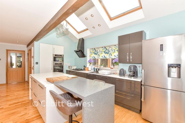 3, Northlands Park, Emsworth photo 4