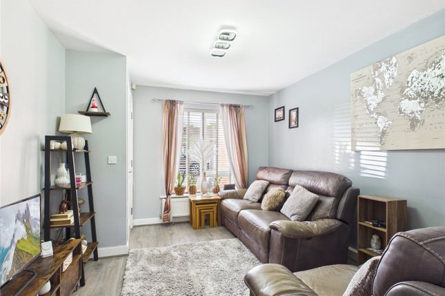 12, Wareing Close, Manchester photo 4